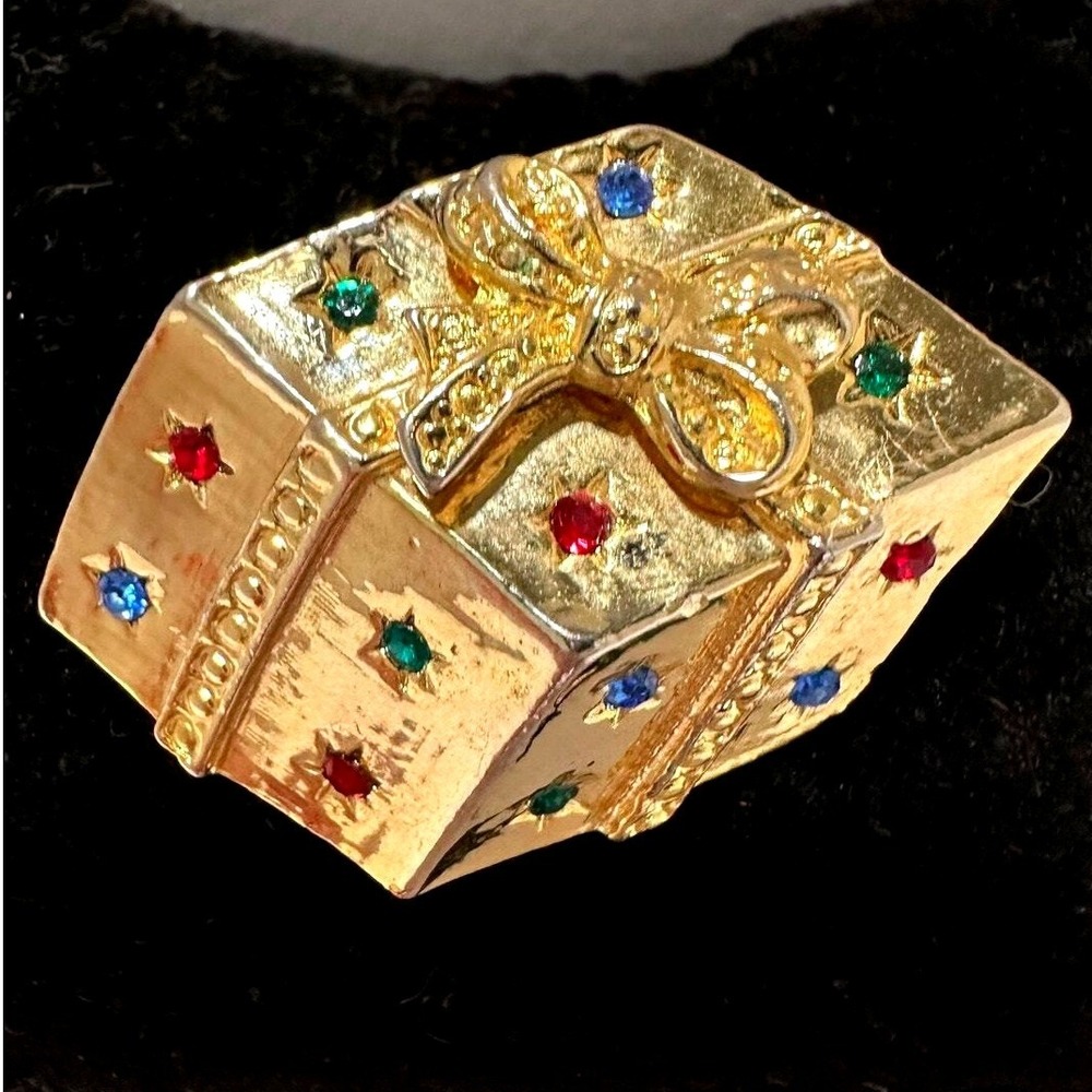 Present Brooch Gold Tone Rhinestone Christmas Holiday Gift Box Pin